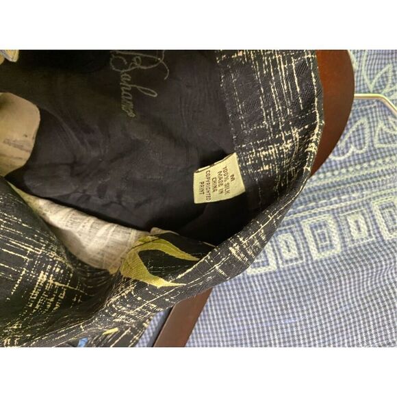 Tommy Bahama 100% Silk Short Sleeve Mens Short Size Medium - Picture 4 of 6